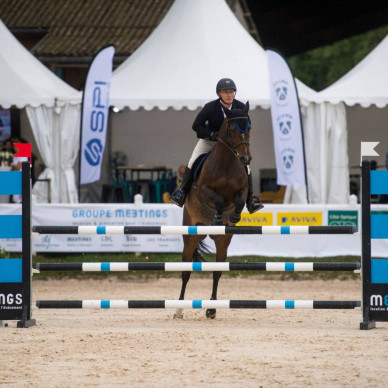 Location de nombreux chapiteaux garden et d'une grande structure traditionnelle par LDC pour un Jumping à Lyon