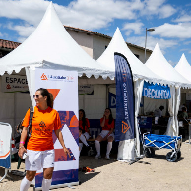 Location de chapiteaux événement sportif tournoi inter entreprises Fontanel Lyon