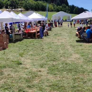 Location de chapiteaux LDC pour la fête du bois : multiformes, traditionnels et garden cottage