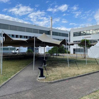 Location de chapiteaux avec agence événementielle pour événement économique Safran Lyon