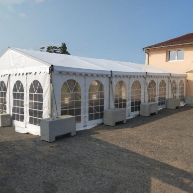 grand chapiteau pour les vendanges Beaujolais Bourgogne Cotes du Rhône