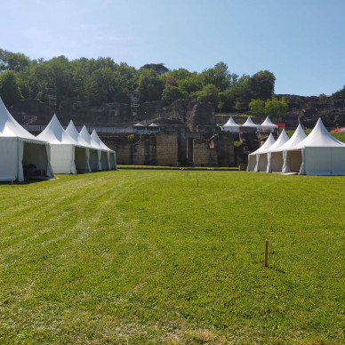 Tentes garden de LDC location de chapiteaux pour le village exposants de la Biennale de la danse à Lyon