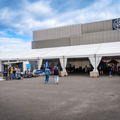 Chapiteaux pour salon professionnel extension par expo événement économique entreprise