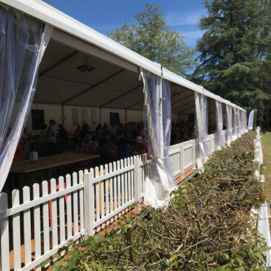 Location de nombreux chapiteaux garden et d'une grande structure traditionnelle par LDC pour un Jumping à Lyon