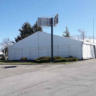 Location de chapiteaux de différentes tailles et configurations pour un événement d'entreprise avec LDC