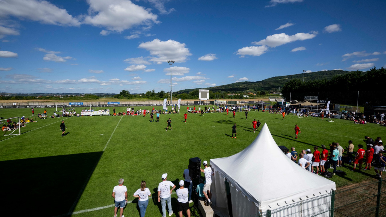 Location de chapiteaux événement sportif tournoi inter entreprises Fontanel Lyon