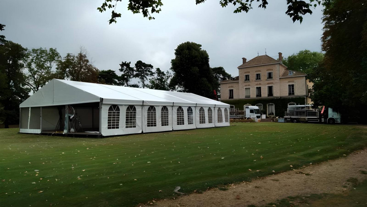 Location de chapiteau LDC pour un mariage entre Lyon et Mâcon ou dans le Beaujolais