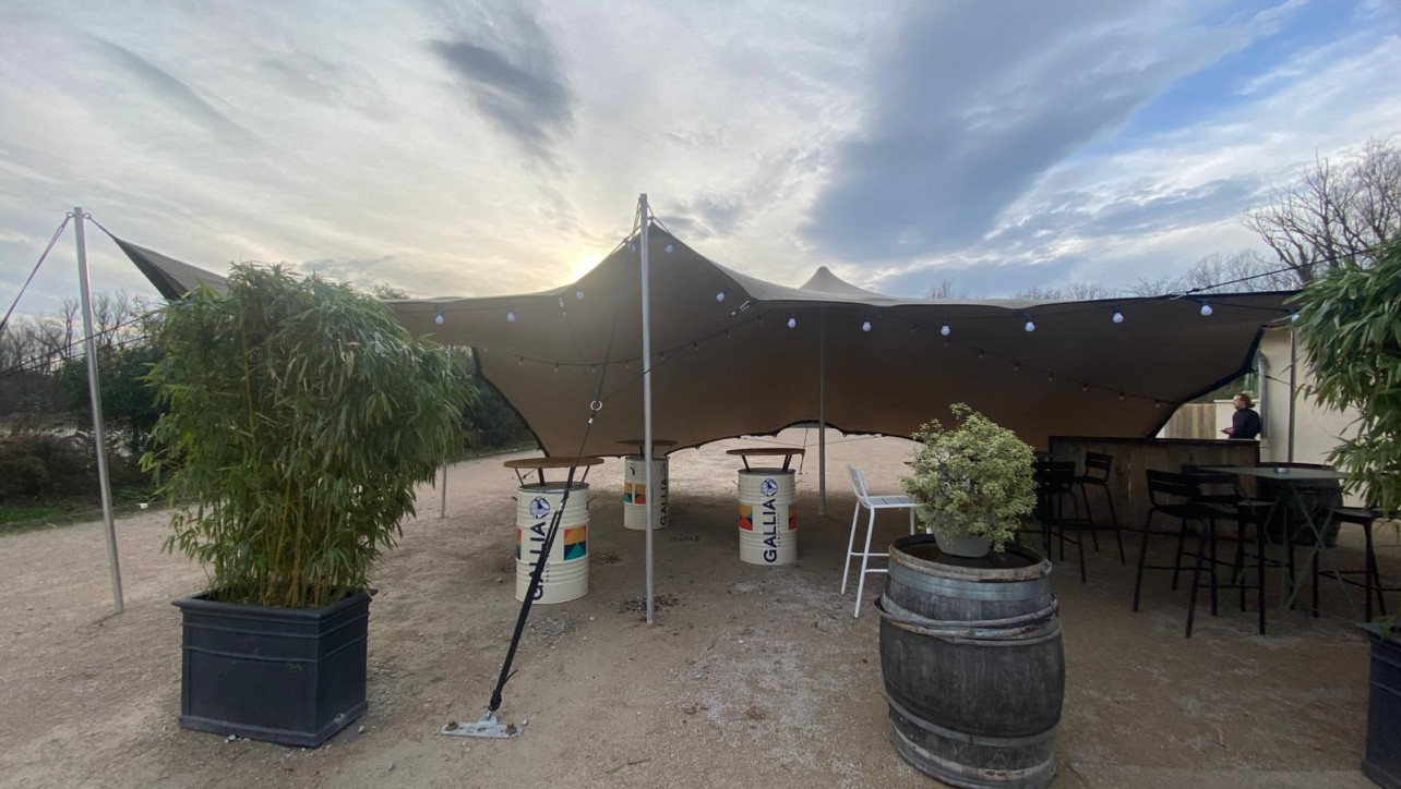 chapiteau atypique tente stretch terrasse restaurant Beaujolais Lyon