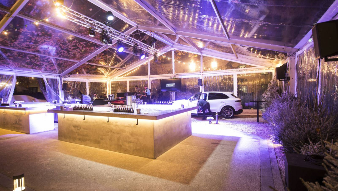 chapiteau pour événement économique et lancement de produit