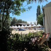 Location de nombreux chapiteaux garden et d'une grande structure traditionnelle par LDC pour un Jumping à Lyon
