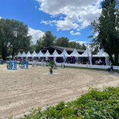 Location de chapiteaux pour un Jumping à Lyon, LDC partenaire des événements sportifs