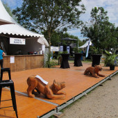 Location de garden cottage et chapiteau traditionnel pour le salon BTP au Parc des Oiseaux entre Lyon, Mâcon et Bourg-en-Bresse par LDC