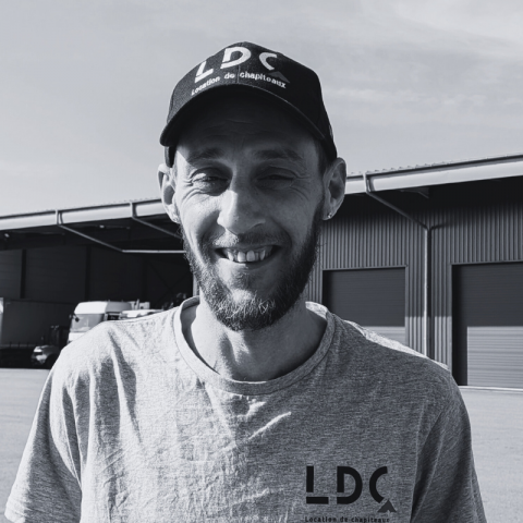 Nicolas Theano lavage de baches chapiteaux BLB