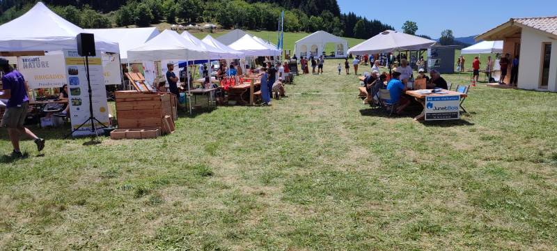 Location de chapiteaux pour évènements accueillant de nombreux convives 