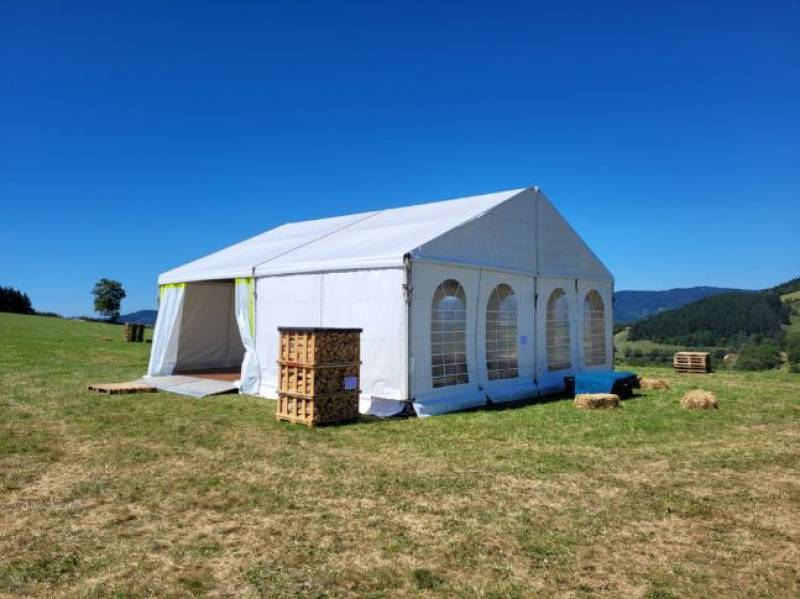 Chapiteau évènementiel en région lyonnaise