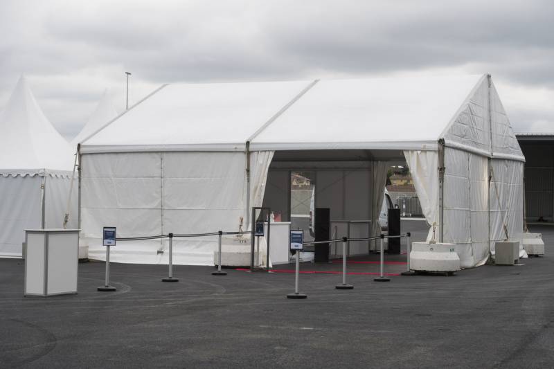 Chapiteaux pour test covid à Mâcon