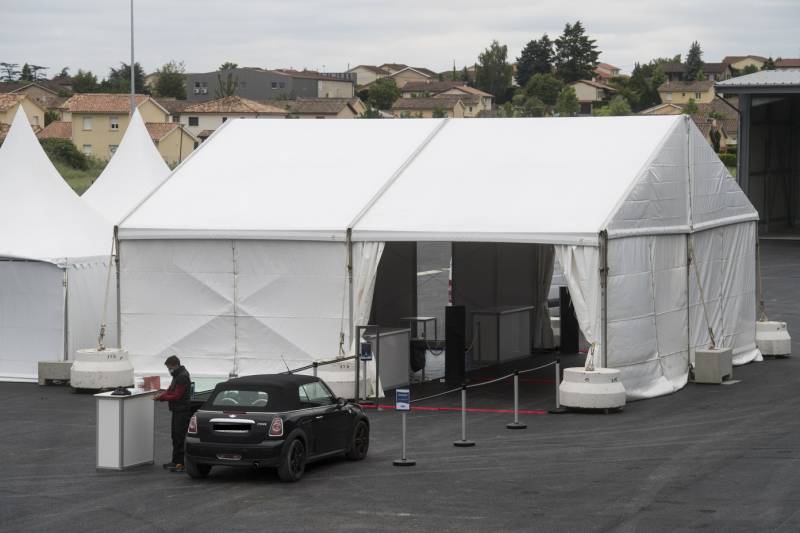 Chapiteaux pour drive test covid à Lyon