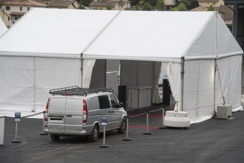 Structures pour drive test covid à Macon